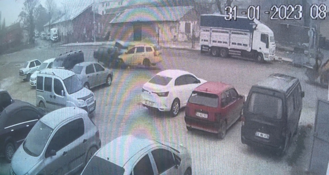 Taksi İle Otomobil Çarpıştı, 2 Yaralı