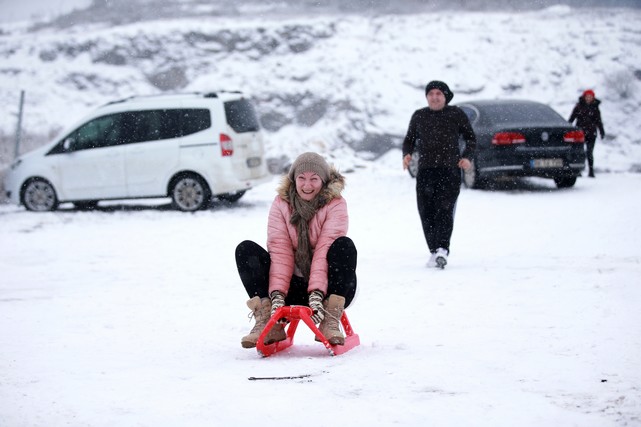 Kırklareli'nin Yüksek Kesimlerinde Kar Etkili Oluyor