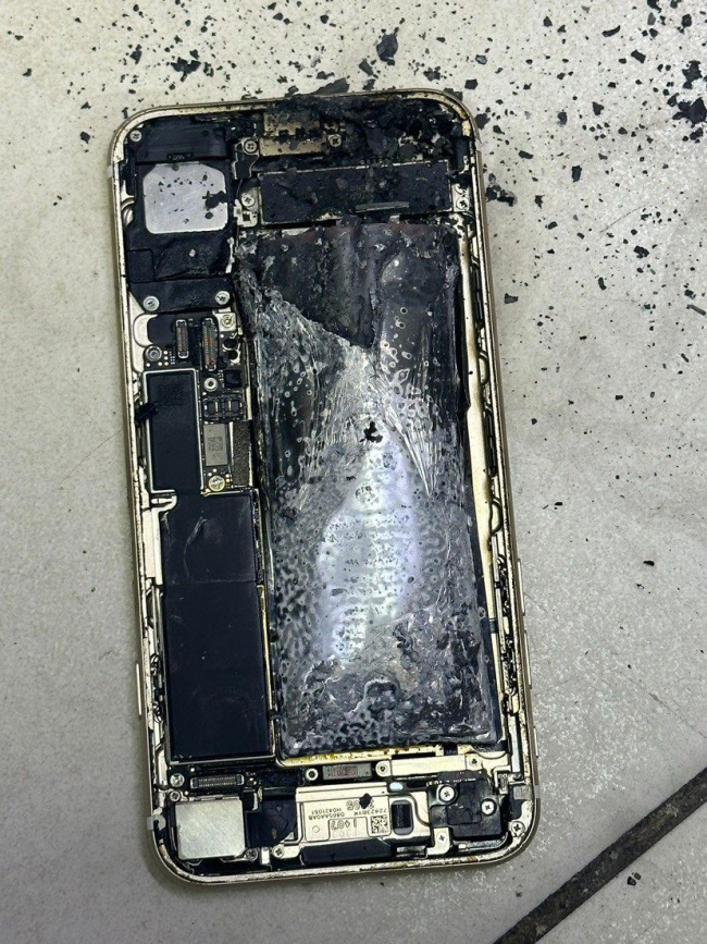 Çorlu'da Telefon Bataryası Bir Anda Alev Aldı