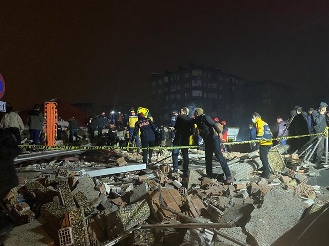 Kahramanmaraş'ta 7,4 Büyüklüğünde Deprem