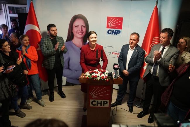 Sema Kırkoyun Kinet, "Gelin, Yeni Siyaset Diyelim!"