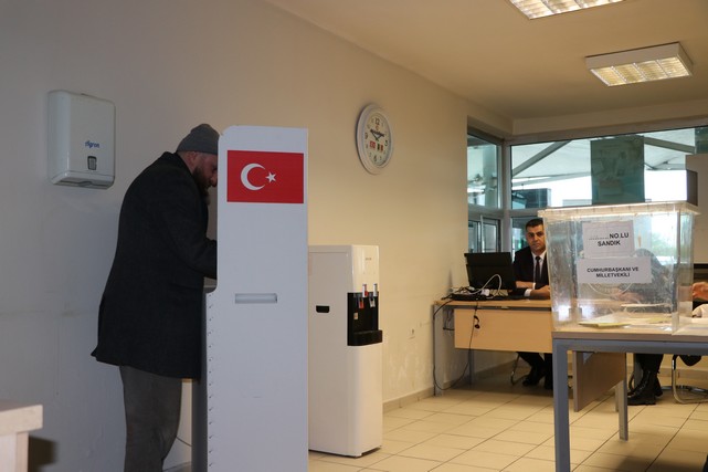 Sınır Kapılarında Oy Verme İşlemi Başladı