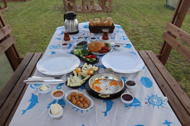 Ergene Belediyesi'nin Saklı Cennetinde Kahvaltı Servisi Başladı