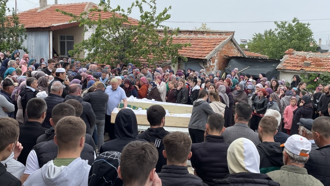 Tarlada Çalışan Baba ve 17 Yaşındaki Oğlu 1 Saat Arayla Öldü