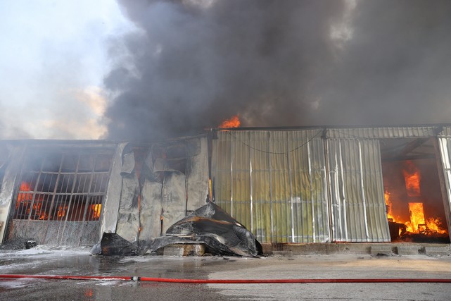 Mobilya Deposunda Yangın