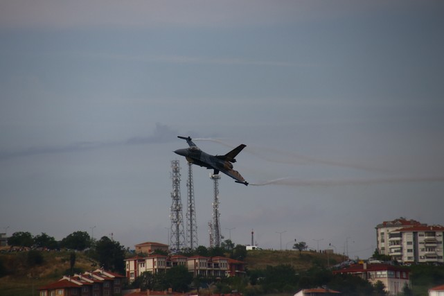 SOLOTÜRK Tekirdağ'da Gösteri Uçuşu Yaptı
