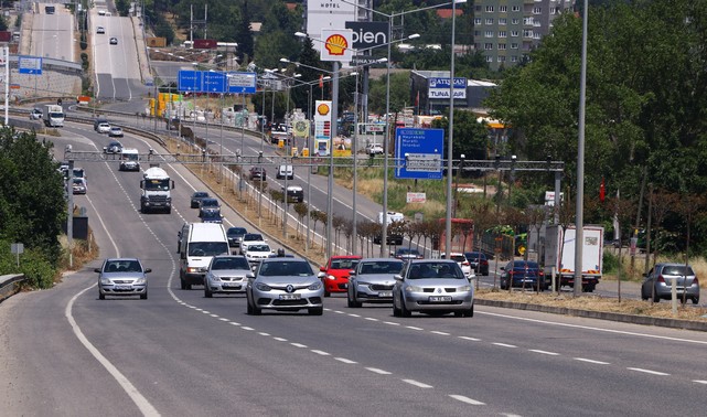 Yola Çıkacaklar Dikkat! Tatil Yoğunluğu Başladı
