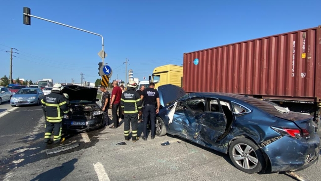 Işık İhlali Yapan Kamyon Kazaya Neden Oldu! 4 Ağır Yaralı
