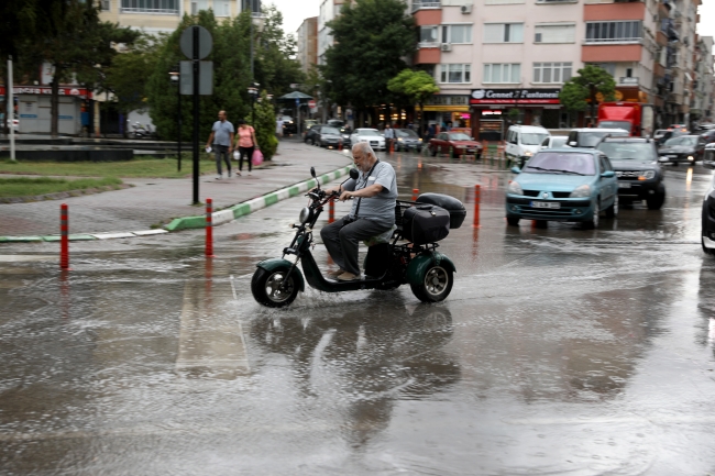 Kuvvetli sağanak serinletti