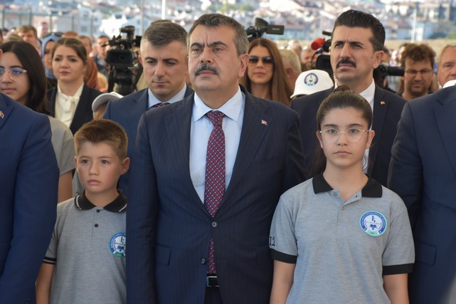 Necati-Perihan Kervancı Ortaokulu'nun Açılışını Bakan Tekin Yaptı