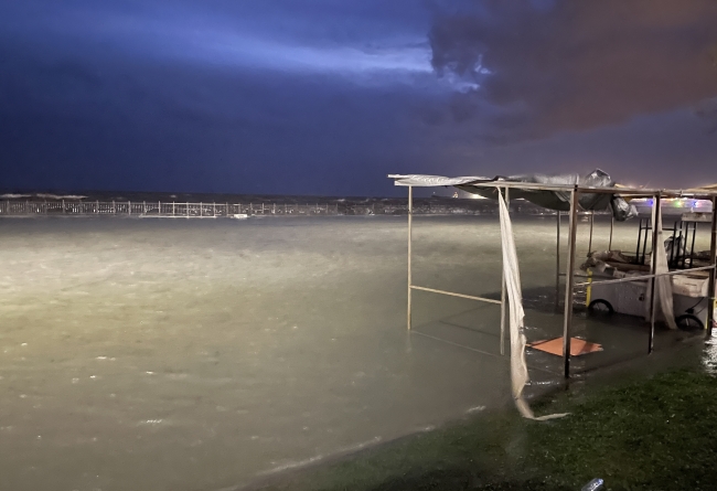 Tekirdağ'da Deniz Taştı! Sahil Şeridini Su Bastı