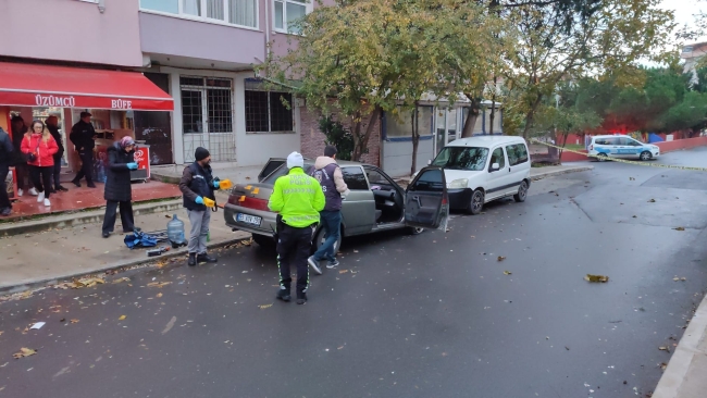 Motosikletten Otomobile Kurşun Yağdırdı! 3 Yaralı