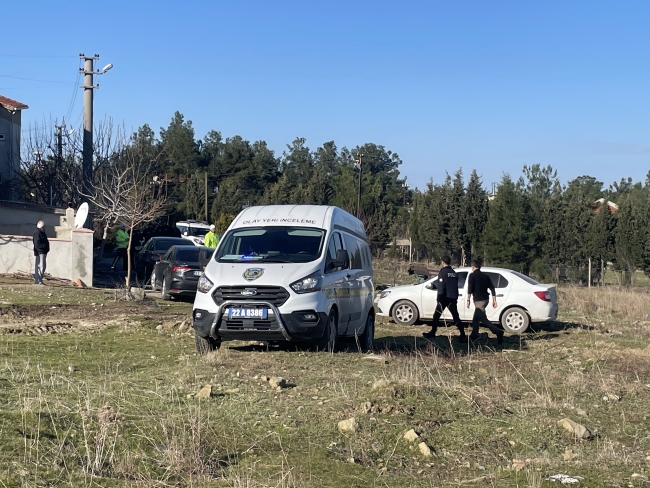 Evden Çıktıkları Sırada Kurşun Yağdırdı! Sonra Boş Arazide İntihara Kalkıştı