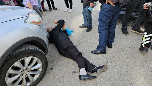 Kaza Sonrası Yaralı Arkadaşını Bırakıp Kaçtı