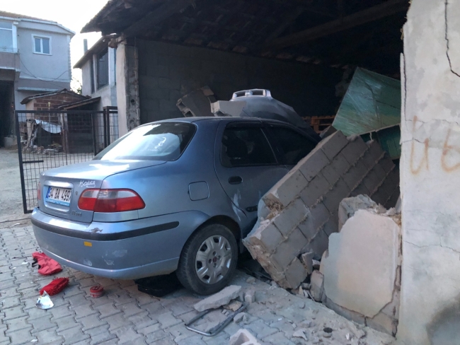 Uygulama Yapan Jandarma Ekiplerinin Motosikletlerine Çarptı Kaçarken Kaza Yaptı! 4 Yaralı