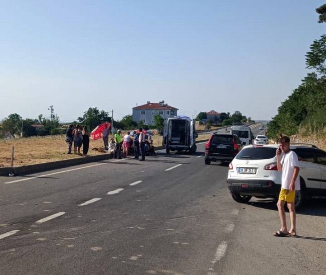 Taksiyle Otomobil Çarpıştı, 6 Yaralı