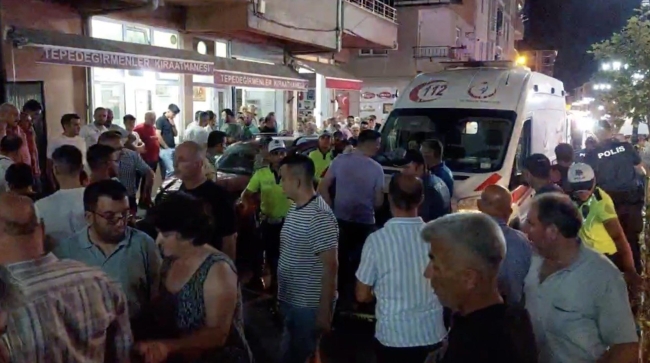 Otomobil, Kıraathane Önünde Oturanların Arasına Daldı! 11 Yaralı