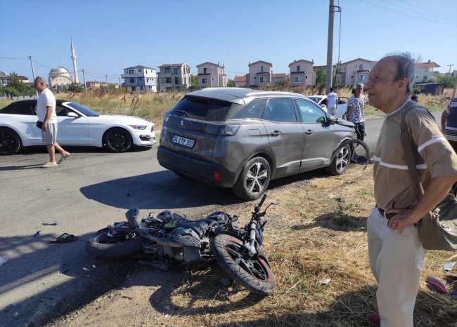Otomobille Çarpışan Motosiklet Sürücüsü Yaralandı