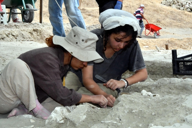 Perinthos Antik Kenti'nde Heykel ve Mezar Bulundu