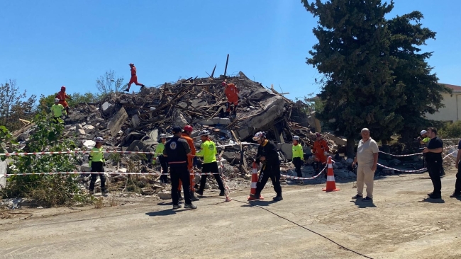 SPAK Ekibi Büyük Depremin Yıldönümünde Tatbikata Katıldı