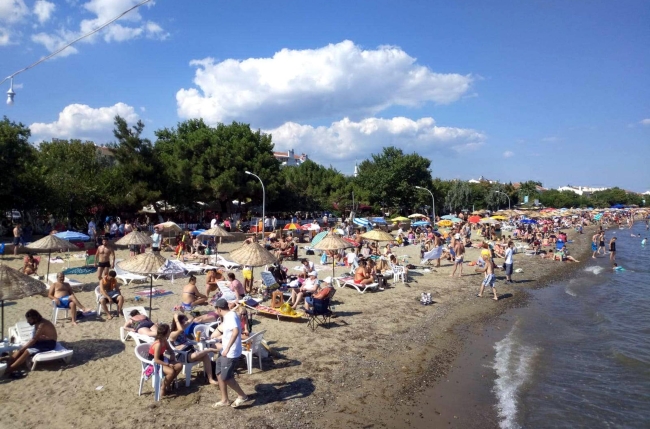 Plajda Sapık Alarmı! Kadınların Görüntülerini Çekerken Yakalandı, Serbest Bırakıldı
