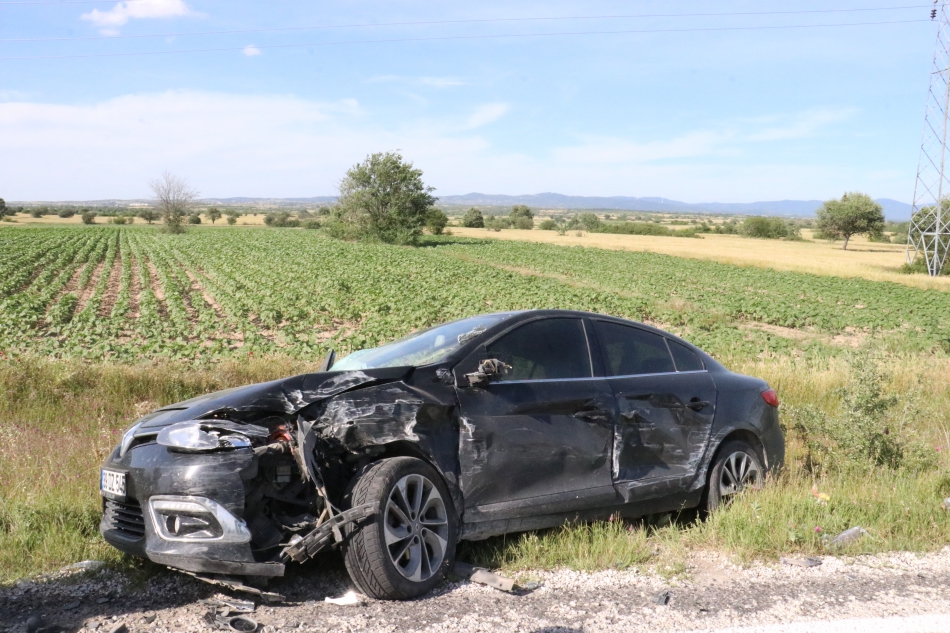 Otomobiller Çarpıştı, 1�i Ağır 3 Yaralı KIRKLARELİ Çorlu Haber