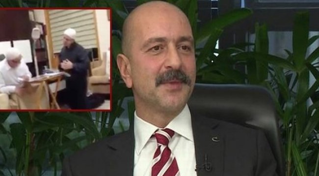 Akın İpek, Gülen&#039;in önünde böyle diz çökmüş!...