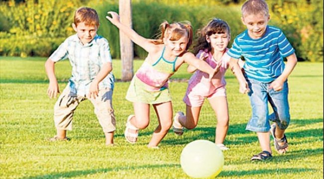 Çocuklara en az 3 saat egzersiz
