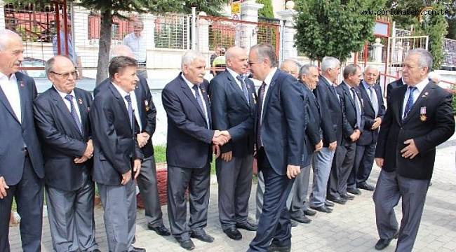 Edirne Valisi Özdemir, Gazi ve Şehit Aileleri ile Bayramlaştı