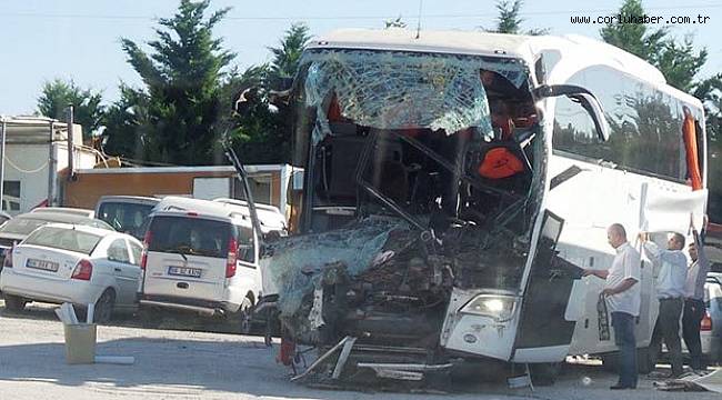 Halk Oyunları için Gelen Kafilenin Otobüsü kaza Yaptı: 2 ölü, 21 yaralı
