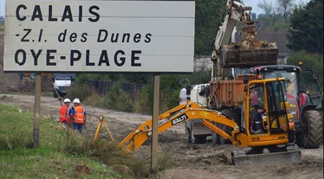 İngiltere mültecilere karşı dört metrelik duvar örmeye başladı