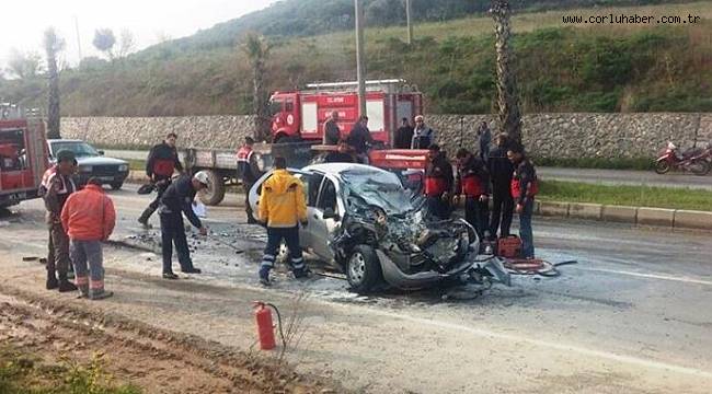 Otomobili İle Beton Mikserine Çarptı