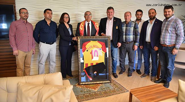 Çorluspor 1947'den Başkan Baysan'a 10 Numara Hediye