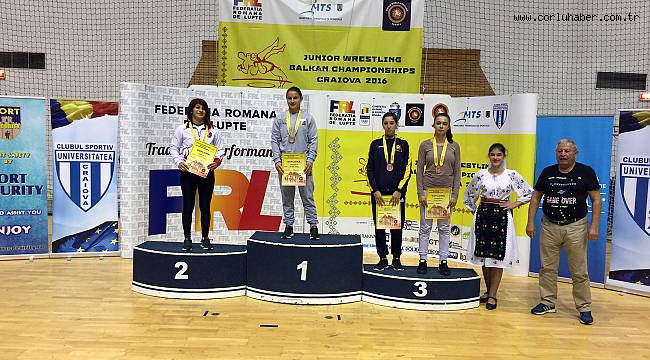 Güreşçilerimizden Büyük Başarı