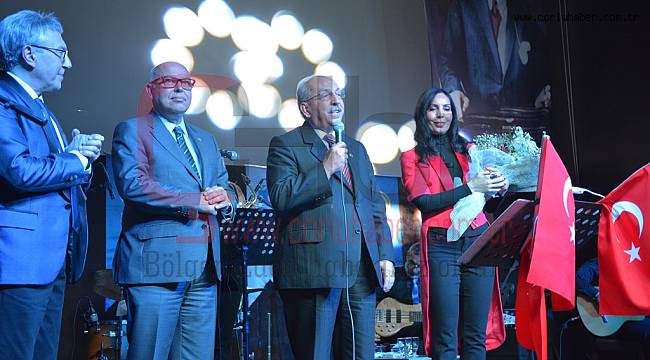 Seferberlikten Cumhuriyet'e Konseri Yoğun İlgi Gördü