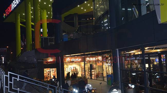 AVM'nin Terasından Düştü