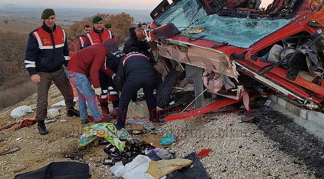 Aynı İstikamete Giden Tırlar Çarpıştı, 1 Ölü 1 Yaralı