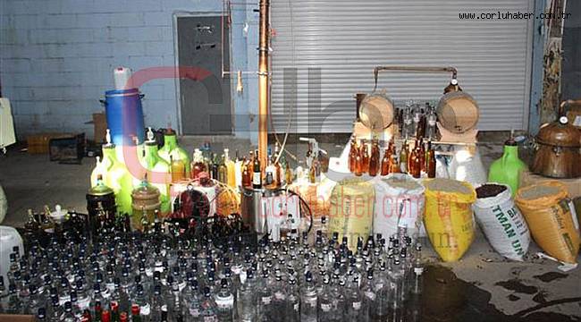 Polis Yarım Ton Kaçak İçki Ele Geçirdi