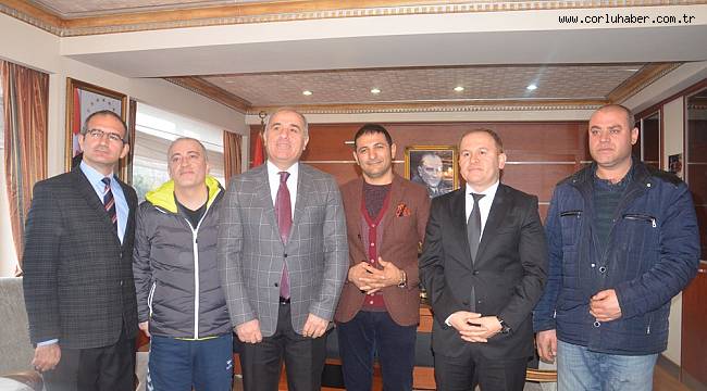 100’er Bin Liralık Bağışta Bulundular