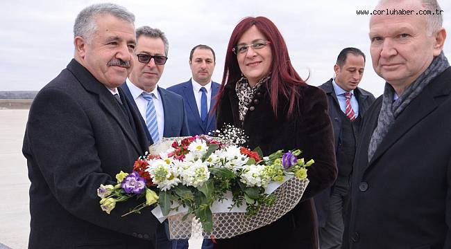 Bakan Arslan İlk Müjdeyi Valilikte Verdi