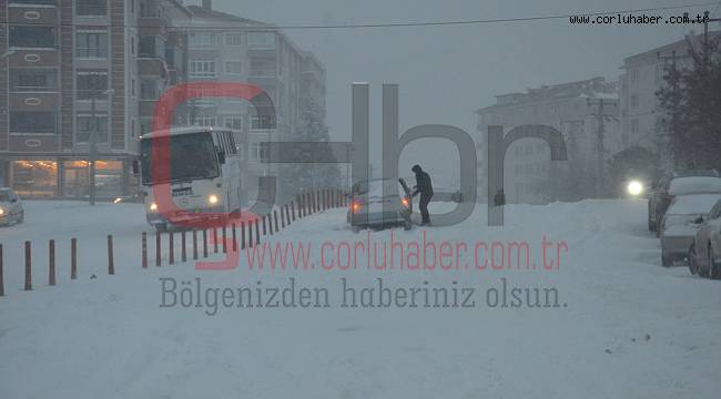 Çorlu Yoğun Kar Yağışının Etkisinde