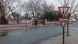 Trafik Levhaları Güldürüyor