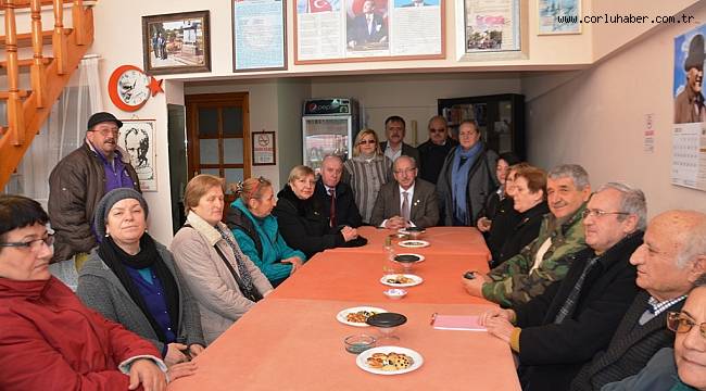 Başkan Albayrak Yeniçiftlik Balkanlılar Yardımlaşma ve Dayanışma Derneğini Ziyaret Etti