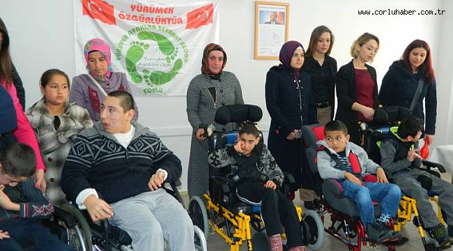 Engelli Öğrencilere Tekerlekli Sandalye Yardımı