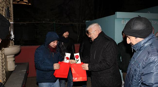 Ergene Belediyesi Sevgililer Gününde Çiçek Dağıttı