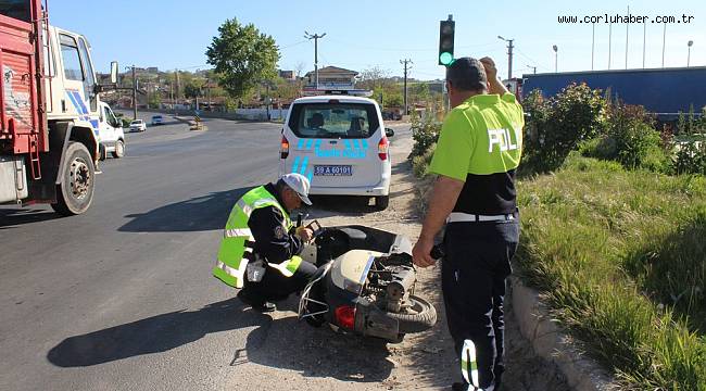 Polisi Görünce Çaldığı Motosikleti Bırakarak Kaçtı