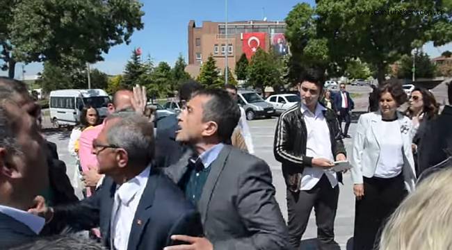 AKP İle CHP Arasında Çelenk Krizi