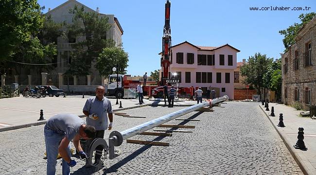 Atatürk Evi’ne Dev Türk Bayrağı