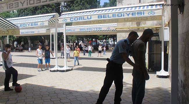 Çocukların Gözü Önünde Madde Aldı