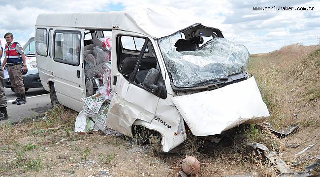 Minibüs Takla Attı, 7 Yaralı